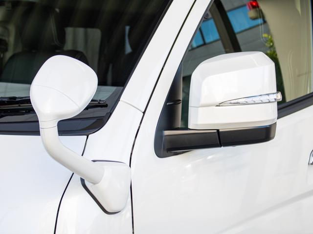 ハイエースワゴン ＧＬ　ＢＩＧ－Ｘナビ　ＥＴＣ２．０　フリップダウン　ルースピ　ローダウン　フロントスポイラー　オバフェン　アヴェスト　ウィンカーミラー　インパネ　シートカバー　エアバック　フローリング　ベッドキット　ＬＥＤ（23枚目）