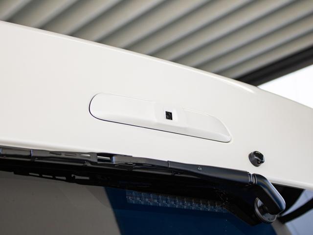 ハイエースワゴン ＧＬ　ＢＩＧ－Ｘナビ　ＥＴＣ２．０　フリップダウン　ルースピ　ローダウン　フロントスポイラー　オバフェン　アヴェスト　ウィンカーミラー　インパネ　シートカバー　エアバック　フローリング　ベッドキット　ＬＥＤ（30枚目）