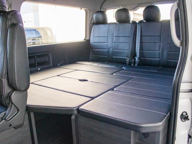 ハイエースワゴン ＧＬ　ＢＩＧ－Ｘナビ　ＥＴＣ２．０　フリップダウン　ルースピ　ローダウン　フロントスポイラー　オバフェン　アヴェスト　ウィンカーミラー　インパネ　シートカバー　エアバック　フローリング　ベッドキット　ＬＥＤ（36枚目）