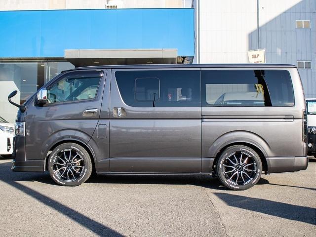 ハイエースバン スーパーGL ダークプライムII ガンメタリック カロッツェリアナビ ETC2.0付 バックカメラ 前後ドラレコ アルミホイール ヨコハマパラダ スポイラー オバフェン LEDテール ローダウン ストスパ ハイマウント ベッドキット付(18枚目)