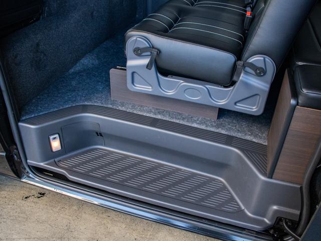 ハイエースワゴン GL ロング BIG-Xパーフェクトフィットナビ ETC2.0付 バックカメラ連動 12.8フリップ ルースピ シートカバー LEDテール アルミホイール ナスカータイヤ オバフェン フロントスポイラー ローダウン(38枚目)