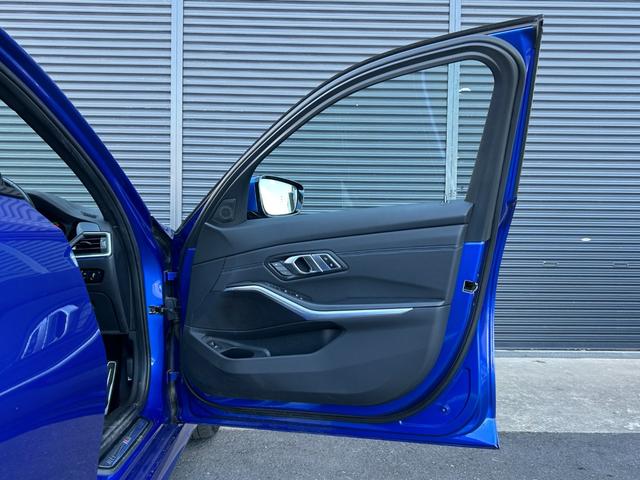 ３シリーズ ３２０ｄ　ｘＤｒｉｖｅツーリング　Ｍスポーツ　１オーナー　コンフォートＰＫＧ　パーキングアシストプラス　３６０°Ｃ　ワイヤレス充電　アンビエントライト　ドライビングアシストＰ　ＡＣＣステア＆レーンアシスト　半革　シートヒーター　ナビ　ＴＶ　ＢＴ（17枚目）