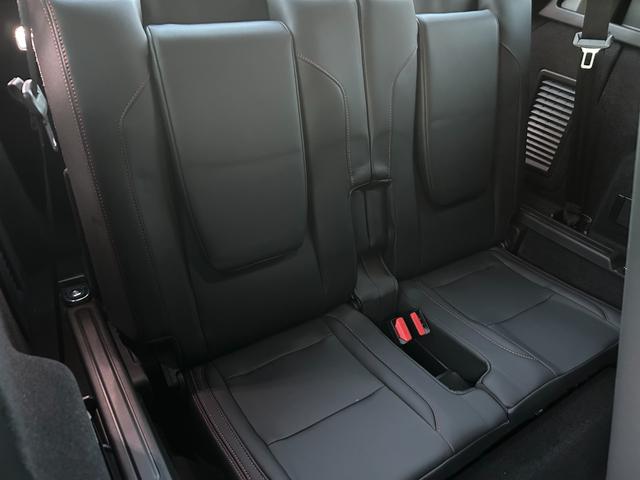 ディスカバリースポーツ Ｒ－ダイナミック　Ｓ　Ｐ２５０　ブラックパック　ＯＰ２０ｉｎＡＷ　パノラマガラスルーフ　３６０°カメラ　衝突軽減Ｂ　ＡＣＣ　ＬＫＡ　ＢＳＭ　黒革　シートヒーター　パワーシート　パワーテールゲート　ナビ　ＣａｒＰｌａｙ　ＬＥＤ　禁煙車（16枚目）