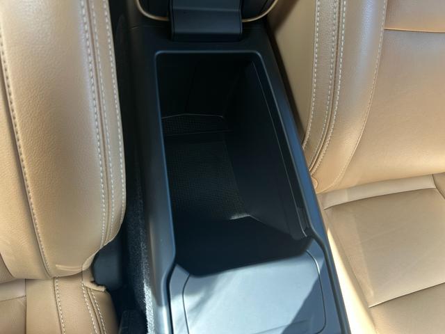 ＸＣ４０ Ｔ４　ＡＷＤ　インスクリプション　ＡＣＣ　ＬＫＡ　ＢＳＭ　ＨａｒｍａｎＫａｒｄｏｎ　純正ナビ　３６０度カメラ　フルセグ　ＢＴ　ＣａｒＰｌａｙ　茶革　シートヒーター　パワーシート　ステアリングヒーター　ワイヤレス充電　ＬＥＤ　ドラレコ（42枚目）