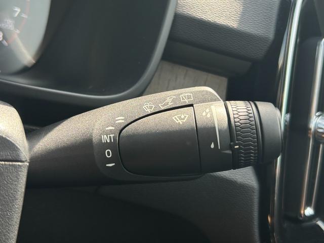 ＸＣ４０ Ｔ４　ＡＷＤ　インスクリプション　ＡＣＣ　ＬＫＡ　ＢＳＭ　ＨａｒｍａｎＫａｒｄｏｎ　純正ナビ　３６０度カメラ　フルセグ　ＢＴ　ＣａｒＰｌａｙ　茶革　シートヒーター　パワーシート　ステアリングヒーター　ワイヤレス充電　ＬＥＤ　ドラレコ（46枚目）