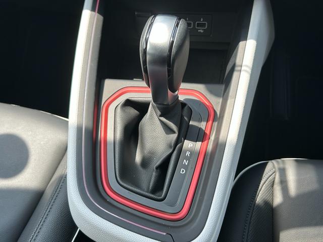ルーテシア インテンス　テックパック　衝突軽減Ｂ　ＡＣＣ　ＬＫＡ　ＢＳＭ　３６０度カメラ　パークアシスト　ＢＯＳＥサウンド　黒革　シートヒーター　ステアヒーター　ＣａｒＰｌａｙ　ＢＴ　ＵＳＢ　ＬＥＤヘッドライト　ＥＴＣ　前後ドラレコ（40枚目）