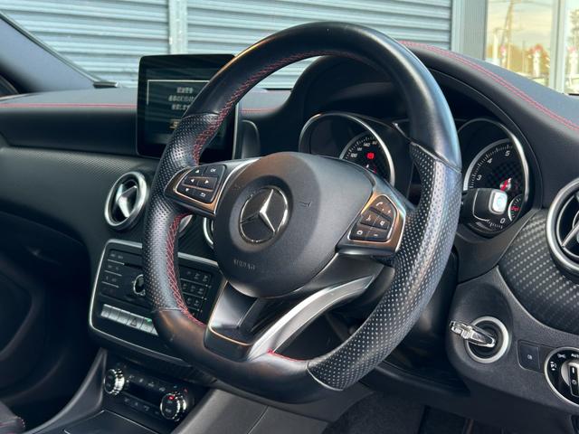 Aクラス A180 スポーツ 後期 AMGレザーエクスクルーシブPKG パノラミックSR harman/kardon 本革 Sヒーター M付PWシートアンビエントライト RSP ACC LKA BSA Bカメラ LED ナビ TV(7枚目)