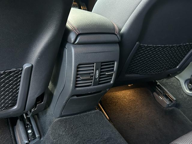 Aクラス A180 スポーツ 後期 AMGレザーエクスクルーシブPKG パノラミックSR harman/kardon 本革 Sヒーター M付PWシートアンビエントライト RSP ACC LKA BSA Bカメラ LED ナビ TV(15枚目)