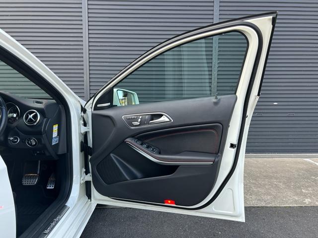 Aクラス A180 スポーツ 後期 AMGレザーエクスクルーシブPKG パノラミックSR harman/kardon 本革 Sヒーター M付PWシートアンビエントライト RSP ACC LKA BSA Bカメラ LED ナビ TV(18枚目)