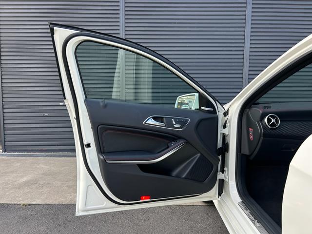 Aクラス A180 スポーツ 後期 AMGレザーエクスクルーシブPKG パノラミックSR harman/kardon 本革 Sヒーター M付PWシートアンビエントライト RSP ACC LKA BSA Bカメラ LED ナビ TV(20枚目)