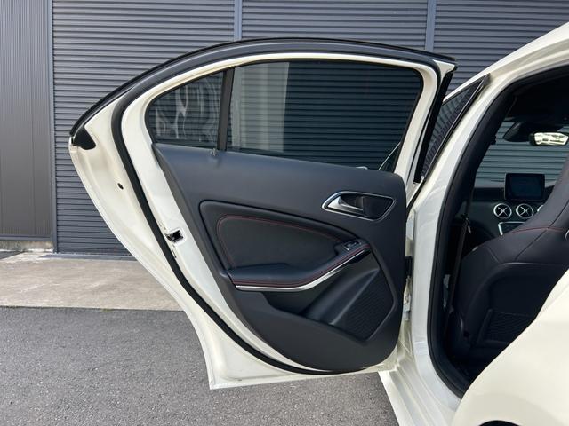 Aクラス A180 スポーツ 後期 AMGレザーエクスクルーシブPKG パノラミックSR harman/kardon 本革 Sヒーター M付PWシートアンビエントライト RSP ACC LKA BSA Bカメラ LED ナビ TV(21枚目)