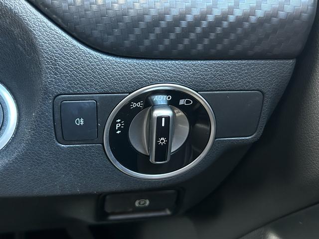 Aクラス A180 スポーツ 後期 AMGレザーエクスクルーシブPKG パノラミックSR harman/kardon 本革 Sヒーター M付PWシートアンビエントライト RSP ACC LKA BSA Bカメラ LED ナビ TV(51枚目)