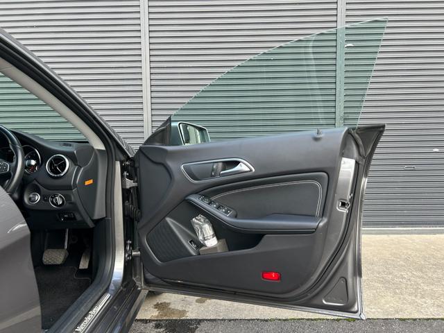 ＣＬＡクラス シューティングブレーク ＣＬＡ１８０　シューティングブレーク　ＡＭＧスタイル　後期型　ＲＳＰ　ＡＣＣ　ＬＫＡ　ＢＳＡ　Ｂカメラ　パークトロニック　キーレスゴー　半革　シートヒーター　ナビ　ＴＶ　ＢＴ　ＵＳＢ　ＤＶＤ　パワーテールゲート　ＬＥＤヘッドライト　ＥＴＣ２．０　禁煙車（18枚目）