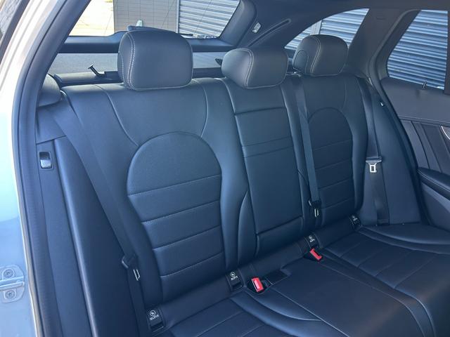 Cクラスステーションワゴン C180 ステーションワゴン スポーツ ワンオーナー RSP ACC LKA BSA Bカメラ パークトロニック HUD 黒革 Sヒーター PWシート PWテールゲート ナビ TV BT USB DVD LEDヘッドライト ETC 禁煙車(10枚目)