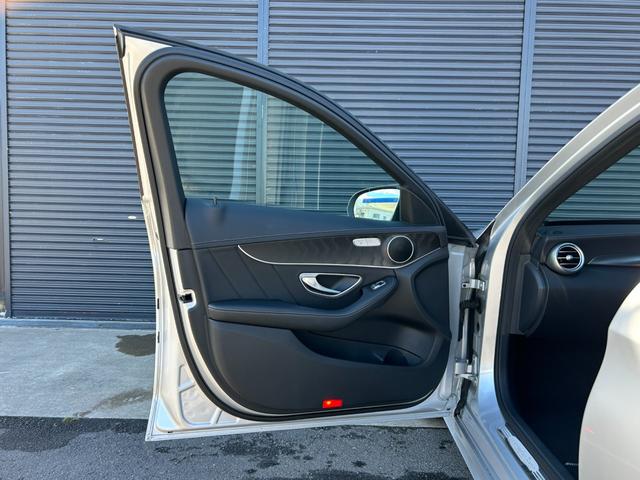 Cクラスステーションワゴン C180 ステーションワゴン スポーツ ワンオーナー RSP ACC LKA BSA Bカメラ パークトロニック HUD 黒革 Sヒーター PWシート PWテールゲート ナビ TV BT USB DVD LEDヘッドライト ETC 禁煙車(21枚目)