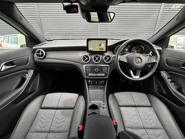 GLAクラス GLA180 後期型 RSP 衝突軽減B ACC LKA BSM ナビ TV Bカメラ BT USB 半革 シートヒーター パドルシフト ETC パドルシフト 電動リアゲート LED 純正17inAW ドラレコ(4枚目)