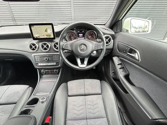 GLAクラス GLA180 後期型 RSP 衝突軽減B ACC LKA BSM ナビ TV Bカメラ BT USB 半革 シートヒーター パドルシフト ETC パドルシフト 電動リアゲート LED 純正17inAW ドラレコ(5枚目)