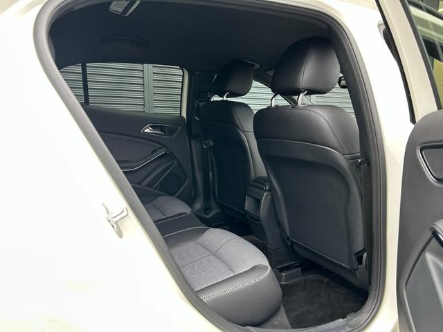 GLAクラス GLA180 後期型 RSP 衝突軽減B ACC LKA BSM ナビ TV Bカメラ BT USB 半革 シートヒーター パドルシフト ETC パドルシフト 電動リアゲート LED 純正17inAW ドラレコ(9枚目)