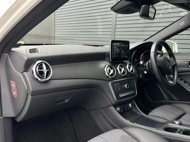 GLAクラス GLA180 後期型 RSP 衝突軽減B ACC LKA BSM ナビ TV Bカメラ BT USB 半革 シートヒーター パドルシフト ETC パドルシフト 電動リアゲート LED 純正17inAW ドラレコ(11枚目)