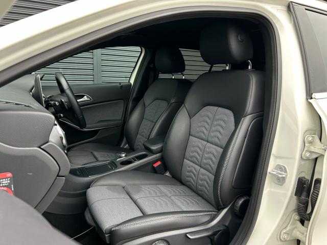 GLAクラス GLA180 後期型 RSP 衝突軽減B ACC LKA BSM ナビ TV Bカメラ BT USB 半革 シートヒーター パドルシフト ETC パドルシフト 電動リアゲート LED 純正17inAW ドラレコ(12枚目)