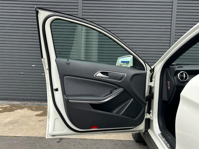 GLAクラス GLA180 後期型 RSP 衝突軽減B ACC LKA BSM ナビ TV Bカメラ BT USB 半革 シートヒーター パドルシフト ETC パドルシフト 電動リアゲート LED 純正17inAW ドラレコ(20枚目)