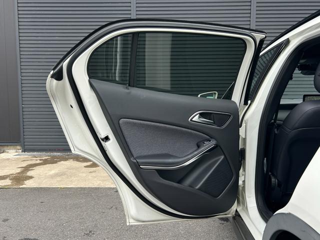 GLAクラス GLA180 後期型 RSP 衝突軽減B ACC LKA BSM ナビ TV Bカメラ BT USB 半革 シートヒーター パドルシフト ETC パドルシフト 電動リアゲート LED 純正17inAW ドラレコ(21枚目)