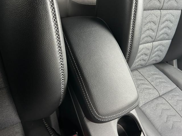 GLAクラス GLA180 後期型 RSP 衝突軽減B ACC LKA BSM ナビ TV Bカメラ BT USB 半革 シートヒーター パドルシフト ETC パドルシフト 電動リアゲート LED 純正17inAW ドラレコ(42枚目)