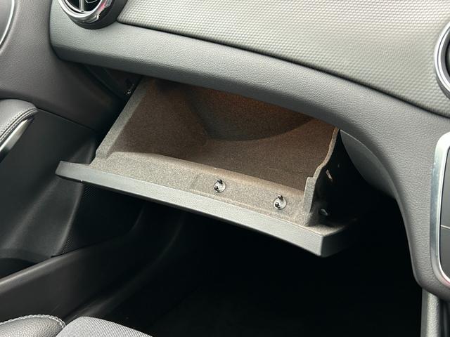 GLAクラス GLA180 後期型 RSP 衝突軽減B ACC LKA BSM ナビ TV Bカメラ BT USB 半革 シートヒーター パドルシフト ETC パドルシフト 電動リアゲート LED 純正17inAW ドラレコ(50枚目)