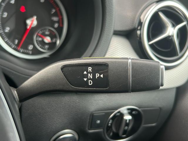 Ｂクラス Ｂ１８０　後期型　ワンオーナー　ベーシックＰＫＧ　ＲＳＰ　ＡＣＣ　ＬＫＡ　ＢＳＡ　Ｂカメラ　パークトロニック　半革　シートヒーター　ＰＷシート　キーレスゴー　ＬＥＤ　ナビ　ＴＶ　ＣａｒＰｌａｙ　ＤＶＤ　ＥＴＣ（48枚目）