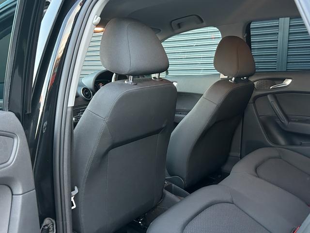 A1スポーツバック 1.0TFSI 後期型 ナビキセノンPKG ナビ 12セグ BT DVD CD アドバンストキー パーキングエイド キセノンヘッドライト オートライト オートエアコン ETC ドラレコ 純正15インチAW 禁煙車(13枚目)