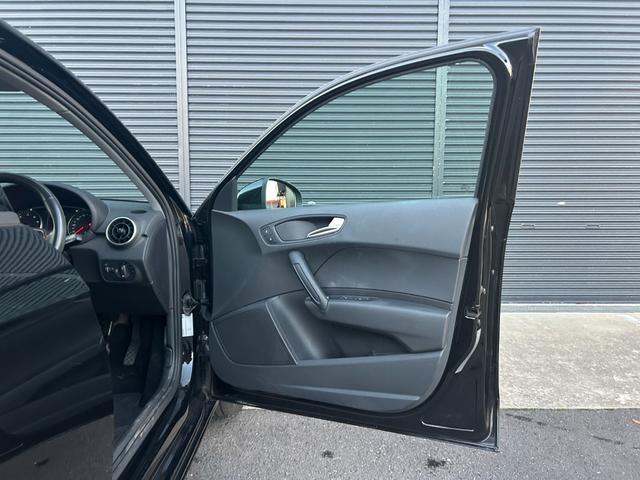 A1スポーツバック 1.0TFSI 後期型 ナビキセノンPKG ナビ 12セグ BT DVD CD アドバンストキー パーキングエイド キセノンヘッドライト オートライト オートエアコン ETC ドラレコ 純正15インチAW 禁煙車(17枚目)