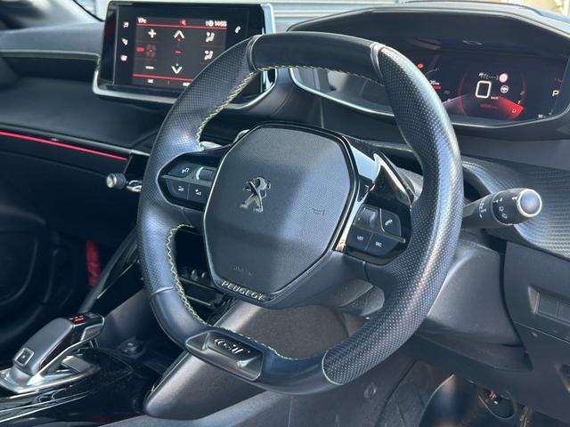 208 GTライン パノラミックガラスルーフ 衝突軽減B ACC LKA BSM Bカメラ パークディスタンス 半革 ディスプレイOD CarPlay BT USB LEDヘッドライト オートハイビーム ETC ドラレコ(7枚目)