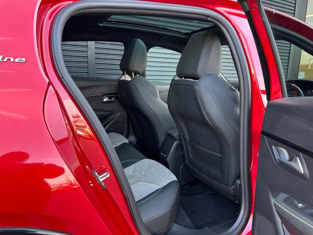 208 GTライン パノラミックガラスルーフ 衝突軽減B ACC LKA BSM Bカメラ パークディスタンス 半革 ディスプレイOD CarPlay BT USB LEDヘッドライト オートハイビーム ETC ドラレコ(9枚目)