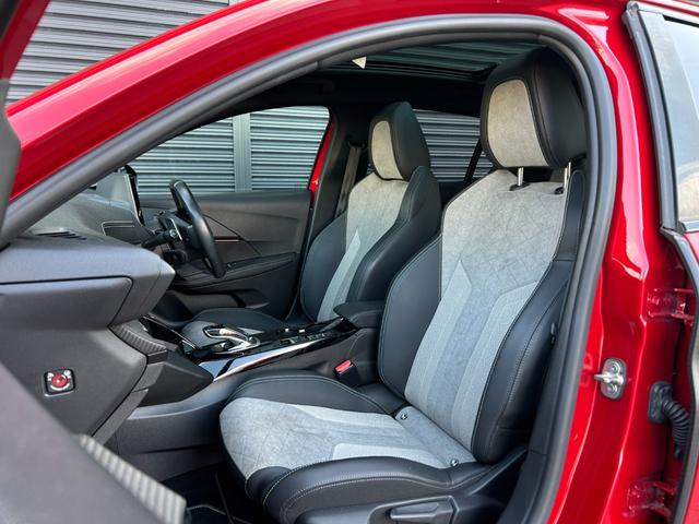 208 GTライン パノラミックガラスルーフ 衝突軽減B ACC LKA BSM Bカメラ パークディスタンス 半革 ディスプレイOD CarPlay BT USB LEDヘッドライト オートハイビーム ETC ドラレコ(12枚目)