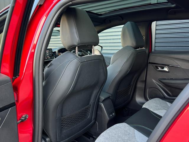 208 GTライン パノラミックガラスルーフ 衝突軽減B ACC LKA BSM Bカメラ パークディスタンス 半革 ディスプレイOD CarPlay BT USB LEDヘッドライト オートハイビーム ETC ドラレコ(13枚目)