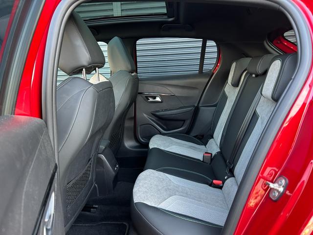 208 GTライン パノラミックガラスルーフ 衝突軽減B ACC LKA BSM Bカメラ パークディスタンス 半革 ディスプレイOD CarPlay BT USB LEDヘッドライト オートハイビーム ETC ドラレコ(14枚目)