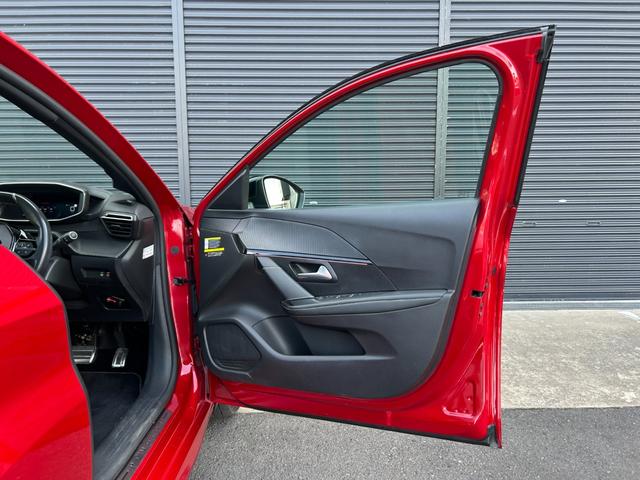 208 GTライン パノラミックガラスルーフ 衝突軽減B ACC LKA BSM Bカメラ パークディスタンス 半革 ディスプレイOD CarPlay BT USB LEDヘッドライト オートハイビーム ETC ドラレコ(17枚目)