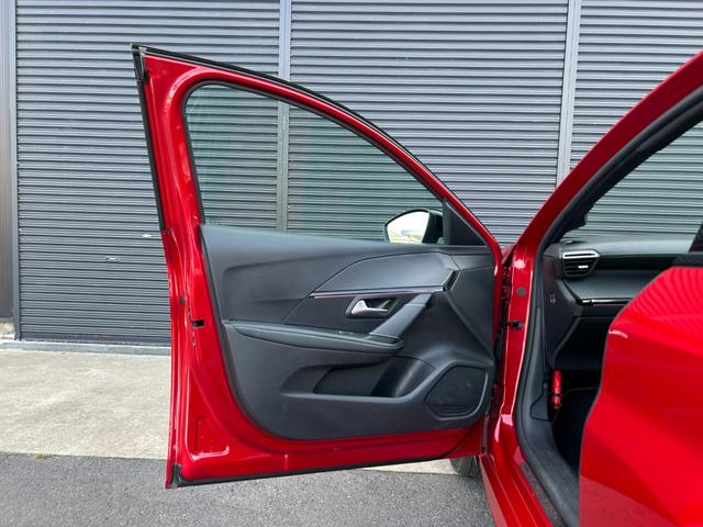 208 GTライン パノラミックガラスルーフ 衝突軽減B ACC LKA BSM Bカメラ パークディスタンス 半革 ディスプレイOD CarPlay BT USB LEDヘッドライト オートハイビーム ETC ドラレコ(19枚目)