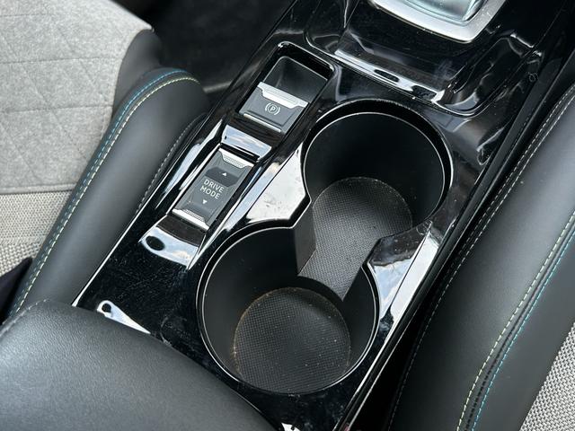 208 GTライン パノラミックガラスルーフ 衝突軽減B ACC LKA BSM Bカメラ パークディスタンス 半革 ディスプレイOD CarPlay BT USB LEDヘッドライト オートハイビーム ETC ドラレコ(35枚目)