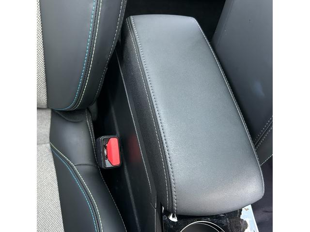 208 GTライン パノラミックガラスルーフ 衝突軽減B ACC LKA BSM Bカメラ パークディスタンス 半革 ディスプレイOD CarPlay BT USB LEDヘッドライト オートハイビーム ETC ドラレコ(36枚目)