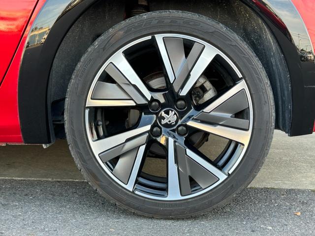 208 GTライン パノラミックガラスルーフ 衝突軽減B ACC LKA BSM Bカメラ パークディスタンス 半革 ディスプレイOD CarPlay BT USB LEDヘッドライト オートハイビーム ETC ドラレコ(62枚目)