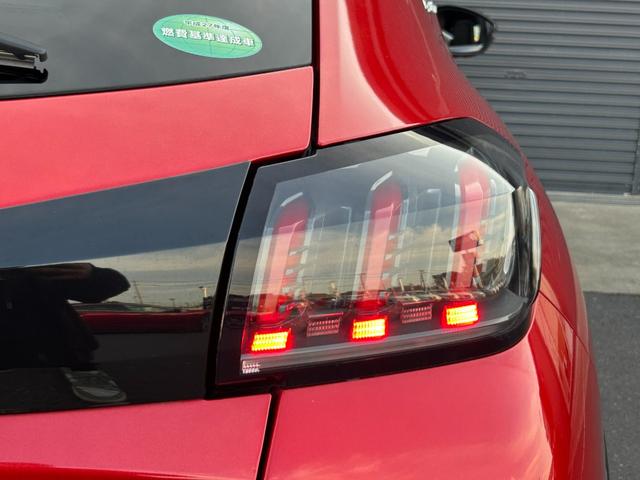 208 GTライン パノラミックガラスルーフ 衝突軽減B ACC LKA BSM Bカメラ パークディスタンス 半革 ディスプレイOD CarPlay BT USB LEDヘッドライト オートハイビーム ETC ドラレコ(66枚目)