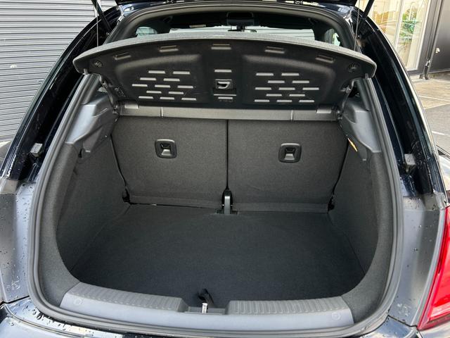 ザ・ビートル デザイン　後期型　純正ナビ　１２セグ　ＢＴ　ＤＶＤ　ＣＤ　バックカメラ　スマートエントリードライブ　ブラインドスポットモニター　クルーズコントロール　トランクスポイラー　パドルシフト　キセノン　禁煙車（13枚目）