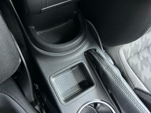 ザ・ビートル デザイン　後期型　純正ナビ　１２セグ　ＢＴ　ＤＶＤ　ＣＤ　バックカメラ　スマートエントリードライブ　ブラインドスポットモニター　クルーズコントロール　トランクスポイラー　パドルシフト　キセノン　禁煙車（38枚目）