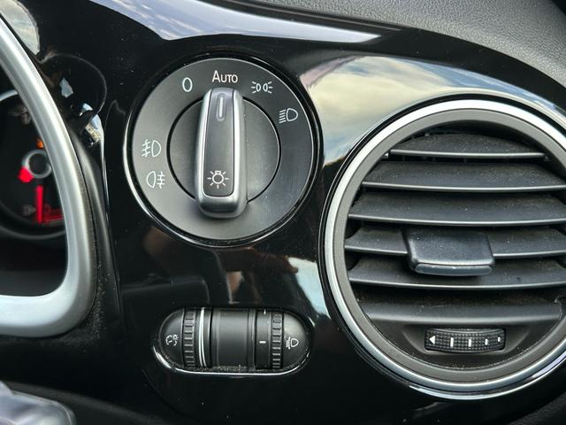 ザ・ビートル デザイン　後期型　純正ナビ　１２セグ　ＢＴ　ＤＶＤ　ＣＤ　バックカメラ　スマートエントリードライブ　ブラインドスポットモニター　クルーズコントロール　トランクスポイラー　パドルシフト　キセノン　禁煙車（43枚目）