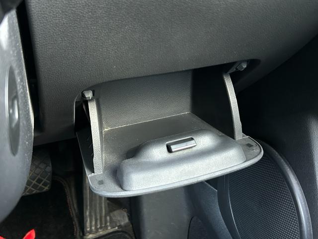 ザ・ビートル デザイン　後期型　純正ナビ　１２セグ　ＢＴ　ＤＶＤ　ＣＤ　バックカメラ　スマートエントリードライブ　ブラインドスポットモニター　クルーズコントロール　トランクスポイラー　パドルシフト　キセノン　禁煙車（44枚目）