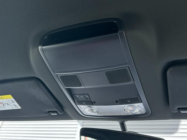 ザ・ビートル デザイン　後期型　純正ナビ　１２セグ　ＢＴ　ＤＶＤ　ＣＤ　バックカメラ　スマートエントリードライブ　ブラインドスポットモニター　クルーズコントロール　トランクスポイラー　パドルシフト　キセノン　禁煙車（50枚目）