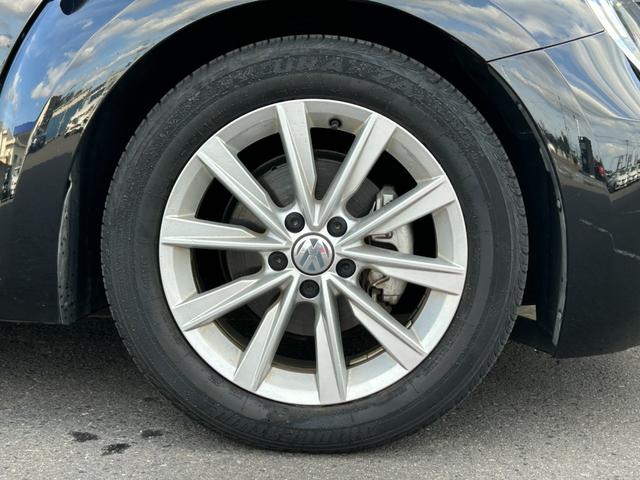 ザ・ビートル デザイン　後期型　純正ナビ　１２セグ　ＢＴ　ＤＶＤ　ＣＤ　バックカメラ　スマートエントリードライブ　ブラインドスポットモニター　クルーズコントロール　トランクスポイラー　パドルシフト　キセノン　禁煙車（59枚目）