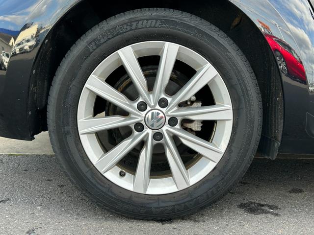 ザ・ビートル デザイン　後期型　純正ナビ　１２セグ　ＢＴ　ＤＶＤ　ＣＤ　バックカメラ　スマートエントリードライブ　ブラインドスポットモニター　クルーズコントロール　トランクスポイラー　パドルシフト　キセノン　禁煙車（60枚目）