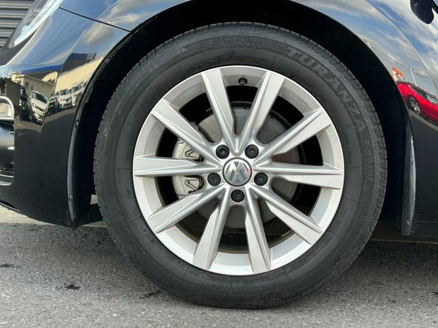 ザ・ビートル デザイン　後期型　純正ナビ　１２セグ　ＢＴ　ＤＶＤ　ＣＤ　バックカメラ　スマートエントリードライブ　ブラインドスポットモニター　クルーズコントロール　トランクスポイラー　パドルシフト　キセノン　禁煙車（61枚目）